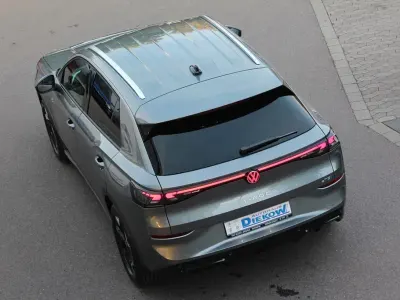 Neu VW T-Roc R-line 150 PS (110 kW) 2026 Grau SUV