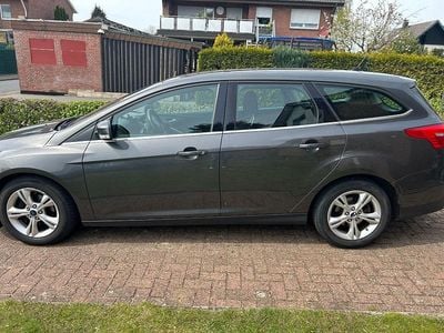 Usata Ford Focus Trend 125 CV (91 kW) 2015 Grigio Station wagon