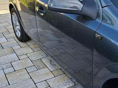 Grau Gebraucht 2009 Opel Astra Selection Limousine | 4.500 € (Teuer)