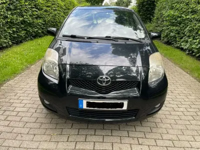 Gebraucht Toyota Yaris 69 PS (50 kW) 2010 Schwarz Kleinwagen