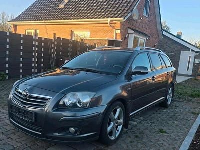 Second-hand Toyota Avensis 177 CP (130 kW) 2008 Gri Berlinǎ