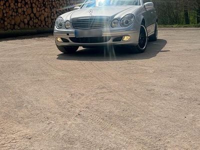 Gebraucht Mercedes E240 177 PS (130 kW) 2002 Grau Limousine