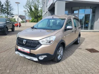 Gebraucht Dacia Dokker Stepway 131 PS (96 kW) 2019 Beige metallic Van / Kleinbus