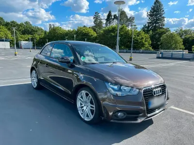 Gebraucht Audi A1 S-Line 141 PS (103 kW) 2012 Braun Kleinwagen