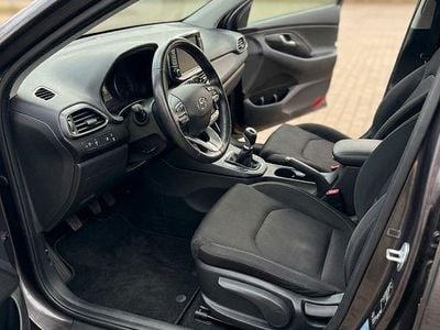 Gebraucht Hyundai i30 Premium 140 PS (102 kW) 2019 Braun Limousine