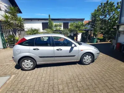 Gebraucht Ford Focus Viva 116 PS (85 kW) 2004 Grau Limousine