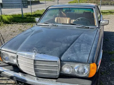 Gebraucht Mercedes 300 80 PS (58 kW) 1979 Blau Coupé