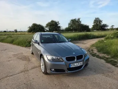 Gebraucht BMW 318 143 PS (105 kW) 2011 Grau Kombi