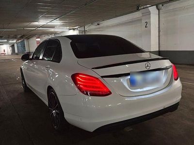 Weiß Gebraucht 2016 Mercedes 200 Limousine | 18.500 €