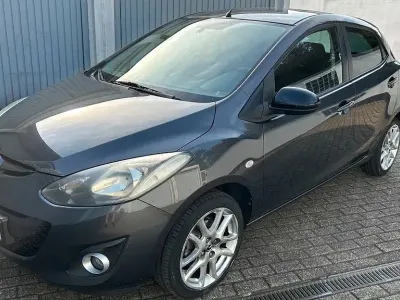 Gebraucht Mazda 2 Kenko 84 PS (61 kW) 2013 Grau Kleinwagen