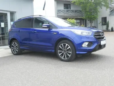 Gebraucht Ford Kuga ST-Line 150 PS (110 kW) 2017 Blau SUV