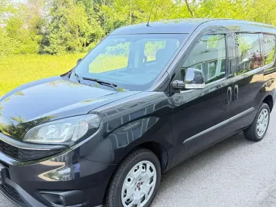 Gebraucht Fiat Doblò Lounge 95 PS (69 kW) 2018 Schwarz Van / Kleinbus