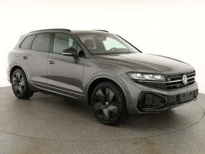 Neu VW Touareg Black Edition 286 PS (210 kW) 2026 Siliziumgrau metallic SUV