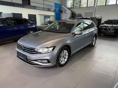 Gebraucht VW Passat Business 150 PS (110 kW) 2023 Silber Kombi