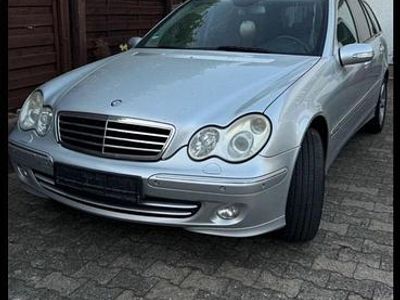Silber Gebraucht 2005 Mercedes C220 Kombi | 3.000 €