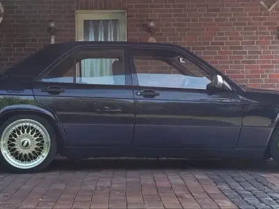Occasion Mercedes 190 109 ch (80 kW) 1990 Bleue Berline