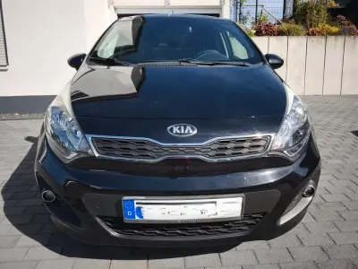 Gebraucht Kia Rio DREAM-TEAM Edition 86 PS (63 kW) 2015 Schwarz Limousine