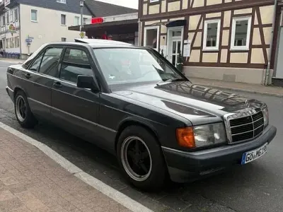 Gebraucht Mercedes 190 109 PS (80 kW) 1992 Schwarz Limousine