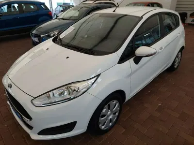 Gebraucht Ford Fiesta 95 PS (69 kW) 2016 Weiß Kleinwagen