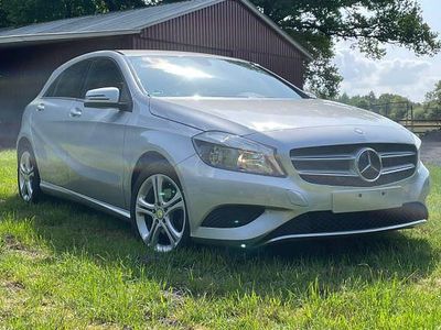 Gebraucht Mercedes A180 Style 122 PS (89 kW) 2013 Silber Limousine
