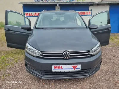 Gebraucht VW Touran Highline 150 PS (110 kW) 2021 Silber/grau Van / Kleinbus