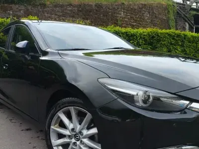 Używany Mazda 3 Sports-Line 120 KM (88 kW) 2018 Czarny Sedan/Limuzyna