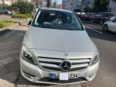 Mercedes B200