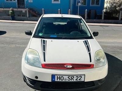 Second-hand Ford Fiesta 95 CP (69 kW) 2003 Alb Hatchback