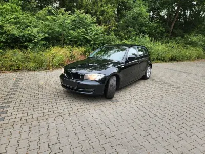 Gebraucht BMW 118 143 PS (105 kW) 2011 Schwarz Kleinwagen