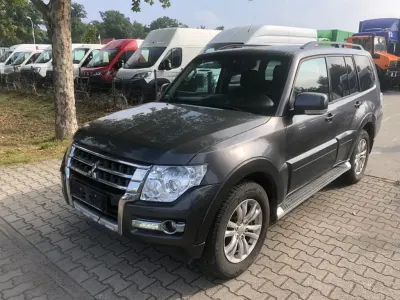 Gebraucht Mitsubishi Pajero Edition 190 PS (139 kW) 2018 Grau SUV
