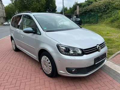 Gebraucht VW Touran Comfortline 105 PS (77 kW) 2012 Silber Van / Kleinbus