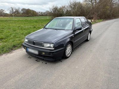 Gebraucht VW Vento 90 PS (66 kW) 1996 Violet Limousine