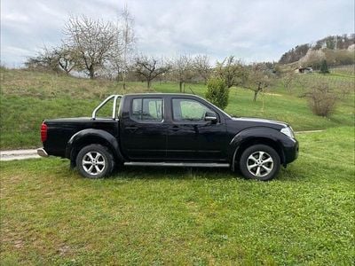 Second-hand Nissan Navara 190 CP (139 kW) 2014 Negru Pickup