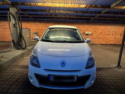 Gebraucht Renault Clio II 60 PS (44 kW) 2010 Weiß Kleinwagen