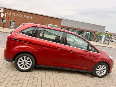 Gebraucht Ford Grand C-Max Titanium 150 PS (110 kW) 2017 Rot Van / Kleinbus