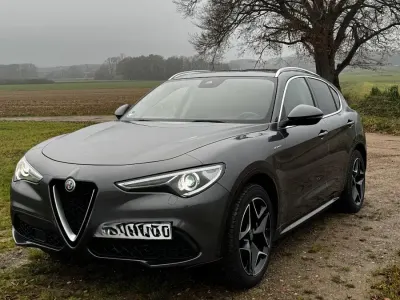 Gebraucht Alfa Romeo Stelvio Lusso 210 PS (154 kW) 2021 Silber SUV