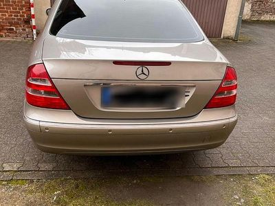 Gebraucht Mercedes 220 136 PS (100 kW) 2005 Beige Limousine