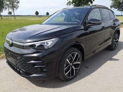 Deep black perleffekt Neu 2025 VW Tiguan R-line SUV | 56.340 € (Fairer Preis)
