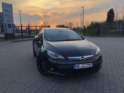 Gebraucht Opel Astra GTC 140 PS (102 kW) 2015 Limousine