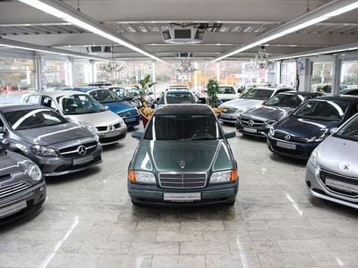 Gebraucht Mercedes C200 75 PS (55 kW) 1994 Grün Limousine