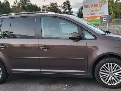 Gebraucht VW Touran Cup 105 PS (77 kW) 2014 Braun Van / Kleinbus