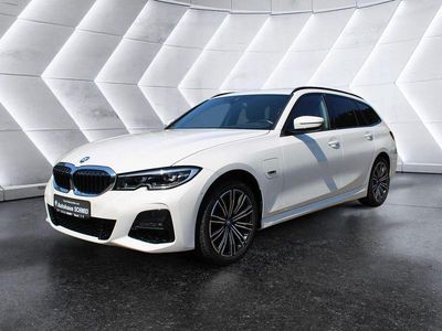 Weiß Gebraucht 2022 BMW 320e Sport Line Kombi | 32.900 € (Teuer)
