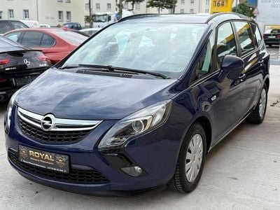 Blau Gebraucht 2015 Opel Zafira Tourer Edition Van / Kleinbus | 12.499 € (Etwas zu teuer)