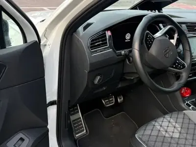 Gebraucht VW Tiguan R-line 150 PS (110 kW) 2023 Weiß SUV