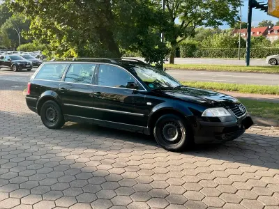 Gebraucht VW Passat 101 PS (74 kW) 2003 Schwarz Kombi