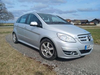 Gebraucht Mercedes B180 116 PS (85 kW) 2009 Van / Kleinbus