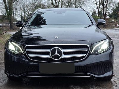Gebraucht Mercedes E220 194 PS (142 kW) 2018 Schwarz Kombi