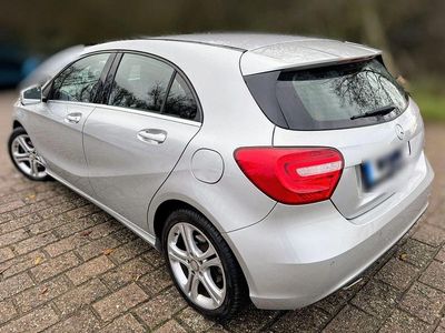 Gebraucht Mercedes A200 Style 136 PS (100 kW) 2014 Silber Kleinwagen