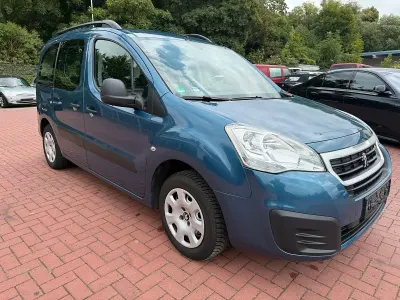 Gebraucht Peugeot Partner Tepee 110 PS (80 kW) 2017 Blau Van / Kleinbus