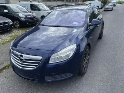 Gebraucht Opel Insignia Sport 179 PS (131 kW) 2010 Blau Kombi